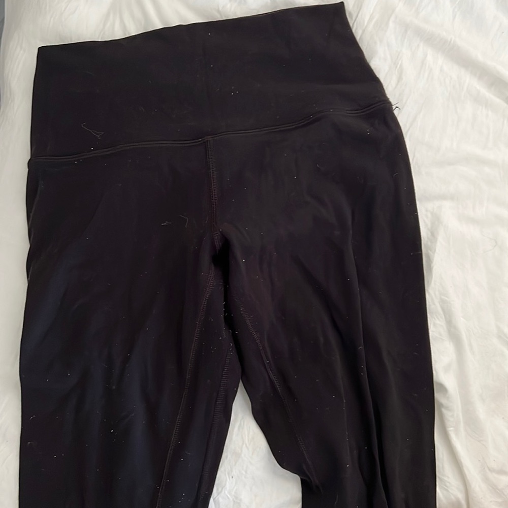 LULULEMON ALIGNS 25”